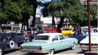 Campana bsas - se realizo ayer caravana de autos para celebrar el primer automovil argentino